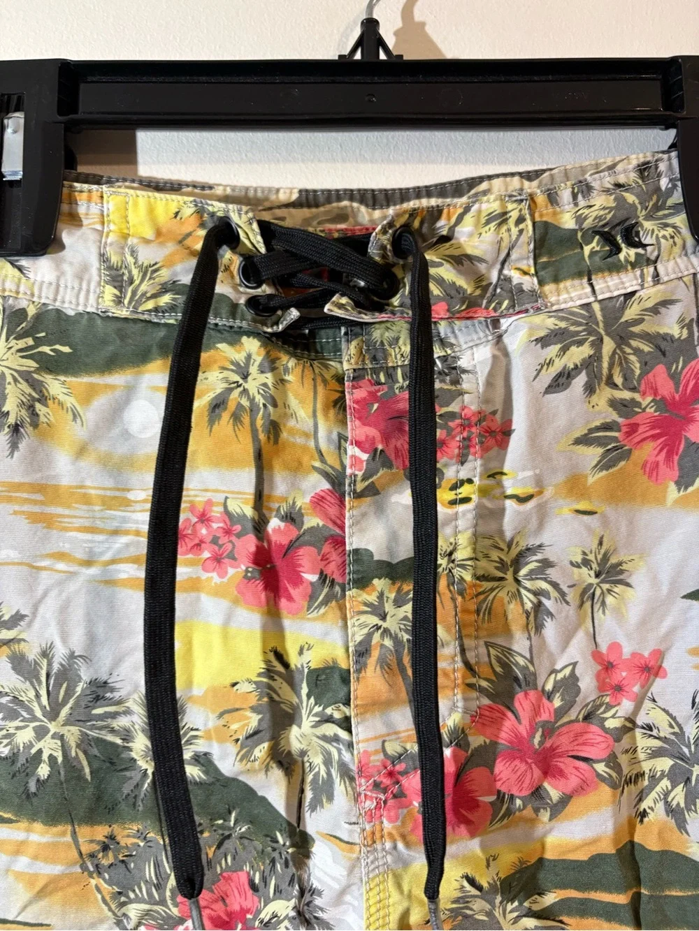 Hurley Men’s Floral Tropical Swim board Shorts White Green Pink Yellow size 36
